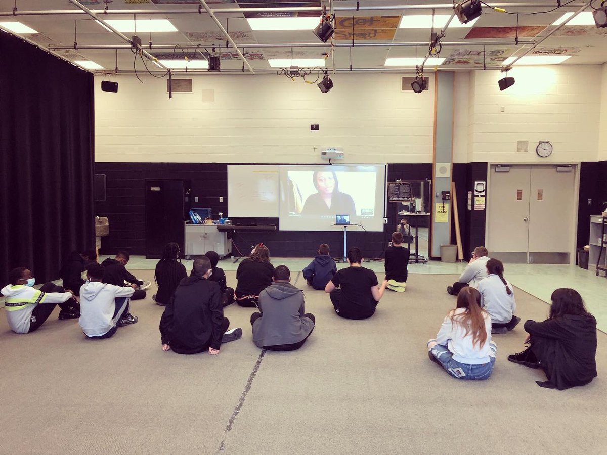artsnd710's tweet photo. Grade 8 Music classes had a virtual visit from Canadian performer Sierra Holder who is a St Peter alumni,OCSB!  #ocsb #notredameocsb https://t.co/NJ1AFQ0izz