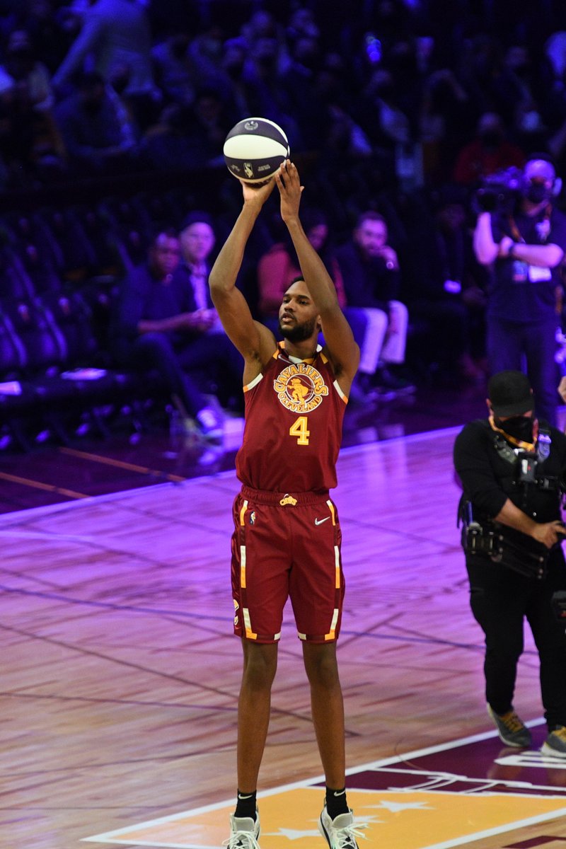 NBAAllStar's tweet photo. Evan Mobley wins the #TacoBellSkills for Team Cavs!
#LetEmKnow https://t.co/Ohv0FbX8BK