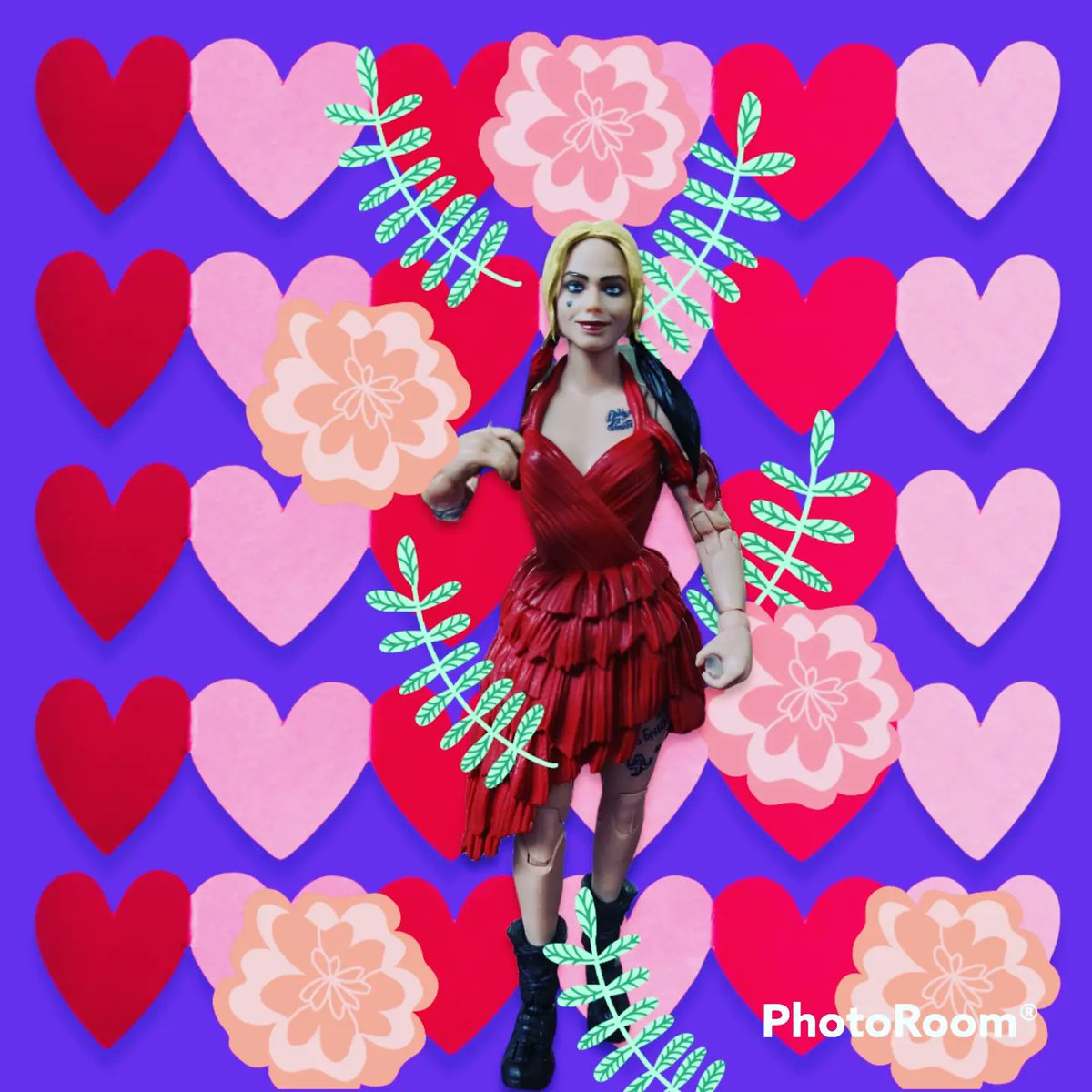 theregsays's tweet photo. Oh wow, I'm a princess!
#HarleyQuinn 
#dccomics 
#theregstoys https://t.co/302IZHhMjC