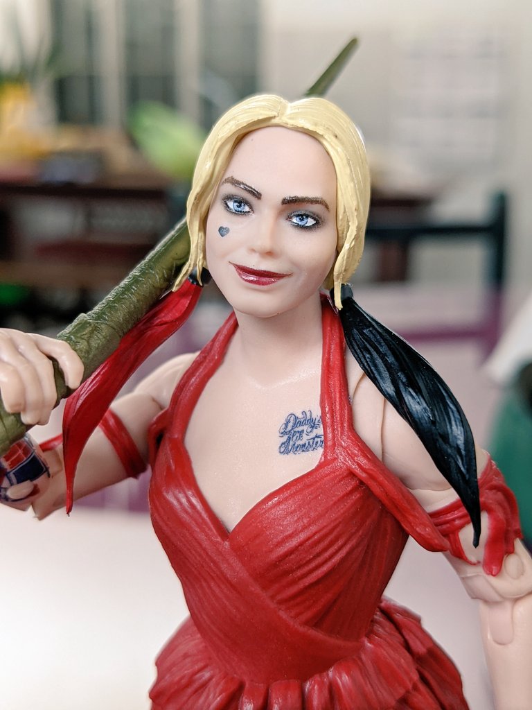 theregsays's tweet photo. Oh wow, I'm a princess!
#HarleyQuinn 
#dccomics 
#theregstoys https://t.co/302IZHhMjC