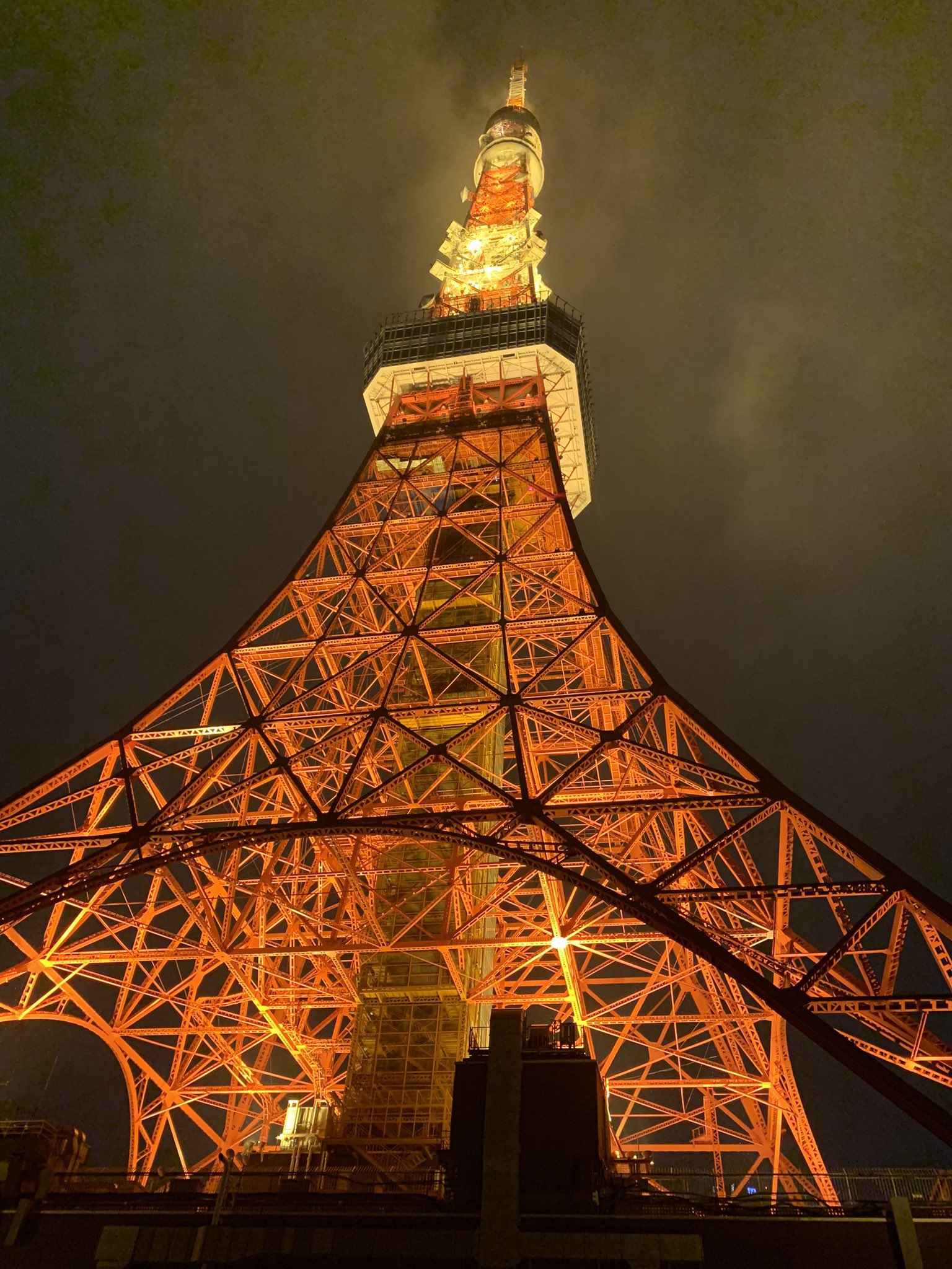 Rirebiz リールビズ 昨日は 廣木アーティスト と 有馬アーティスト が東京タワー近くで 撮影のお仕事 でした お疲れ様でした それにしても 東京タワー を見ると テンション 上がりますね ヘアメイク 事務所 メイクのお仕事 撮影