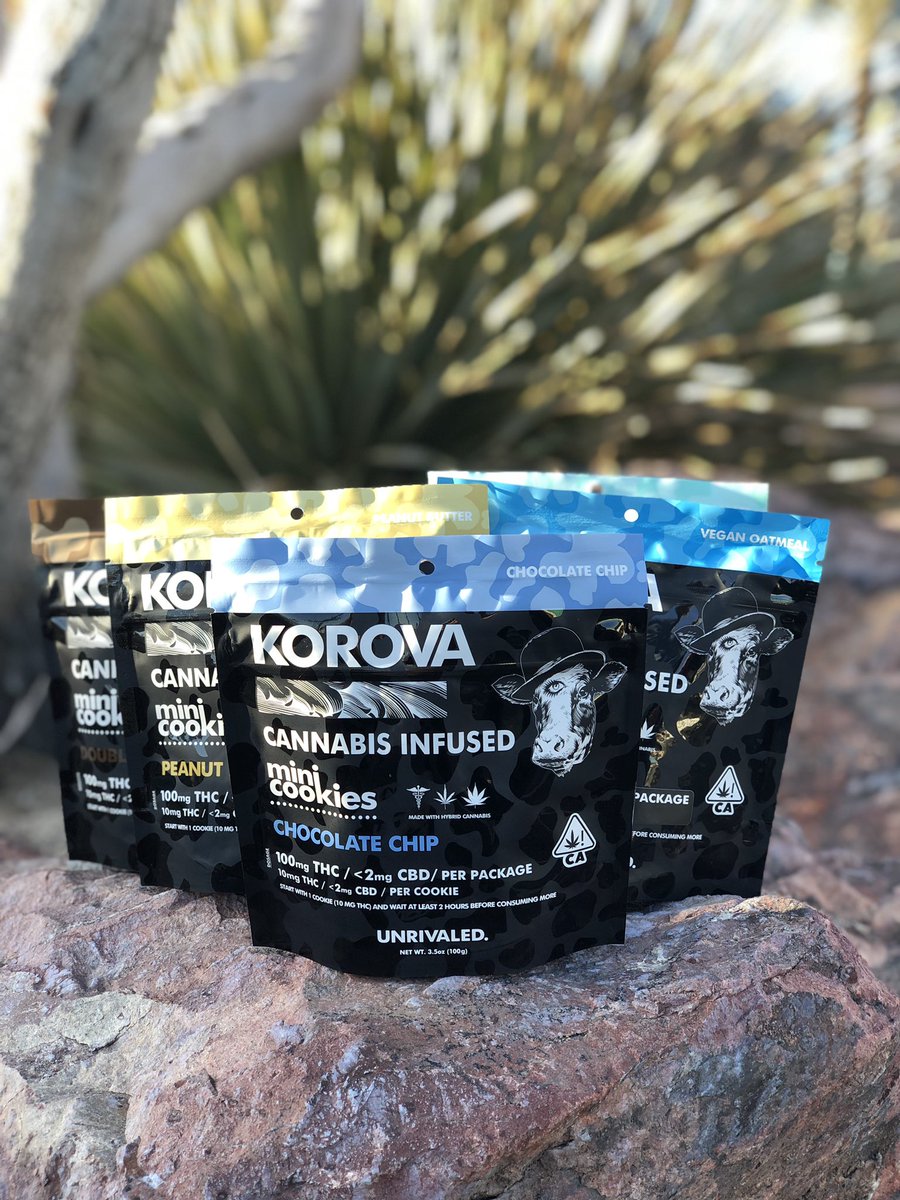 DesertsFinest_'s tweet photo. What’s your favorite Mini Cookie by @korovaunrivaled?

-Mint Chocolate
-Vegan Oatmeal
-Chocolate Chip
-Double Chocolate
-Peanut Butter

#desertsfinest #deserthotsprings #korova #minicookies #edibles #hybrid https://t.co/WHNR84r1xb