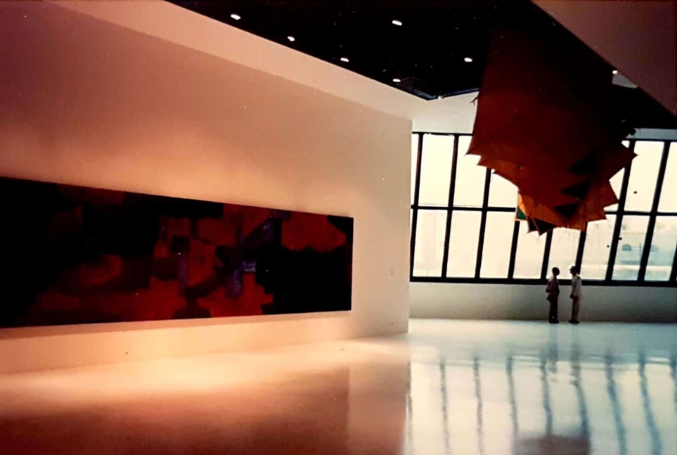 ArquitecturaVzl's tweet photo. En la foto podemos apreciar espacios de la tercera etapa del museo de Arte Contemporaneo de #Caracas con obras de Richard Smith y Serge Poliakoff. Conoce más de su historia ingresando al siguiente enlace: https://t.co/F0zQBtzhfJ
#MACSI https://t.co/h83hWOCcLL