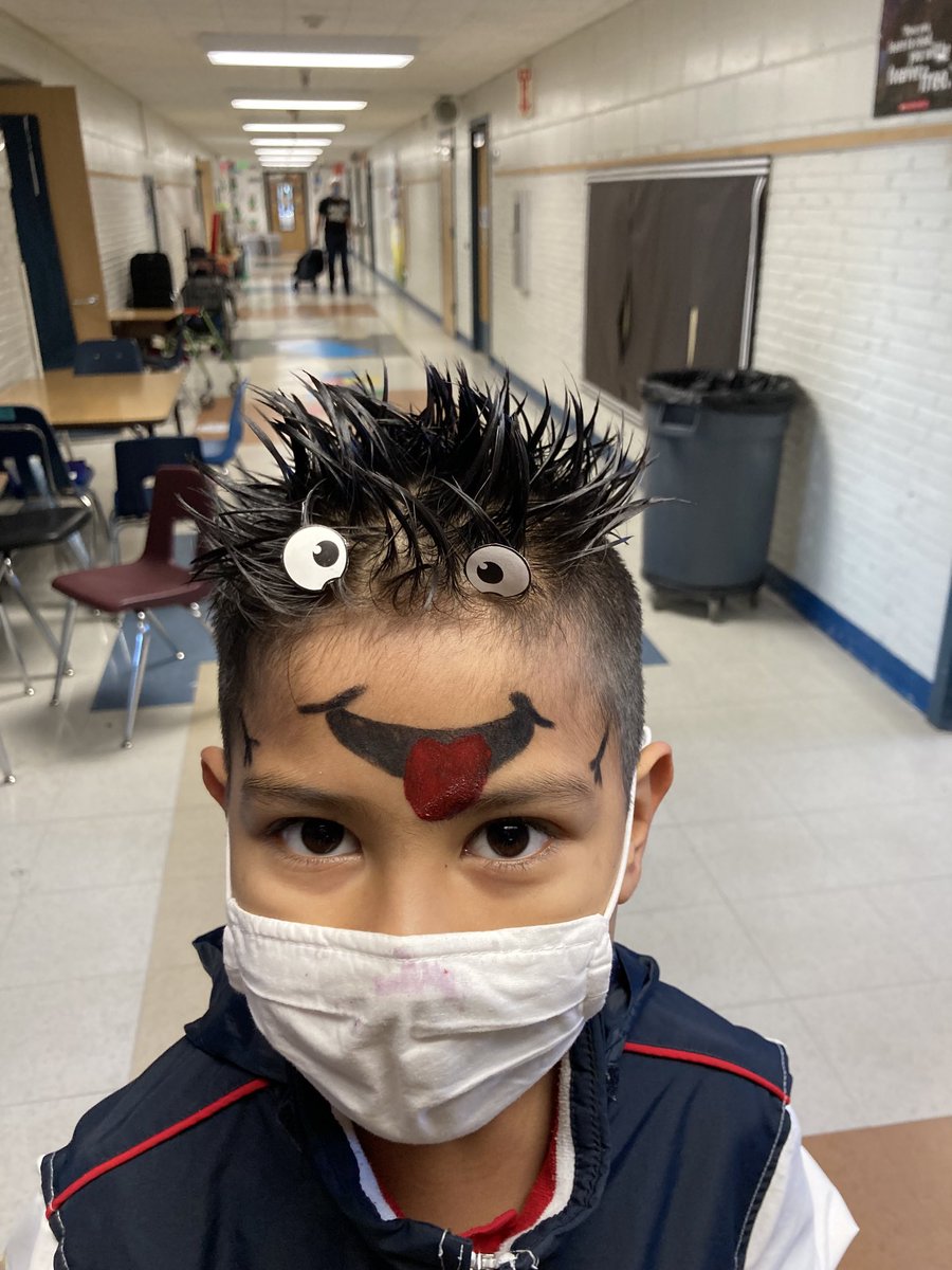 LisaOmath's tweet photo. Celebrating Crazy Hair Day!!   You all looked marvelous!  ❤️⁦@LowellElementa3⁩ https://t.co/gArNLKexWk