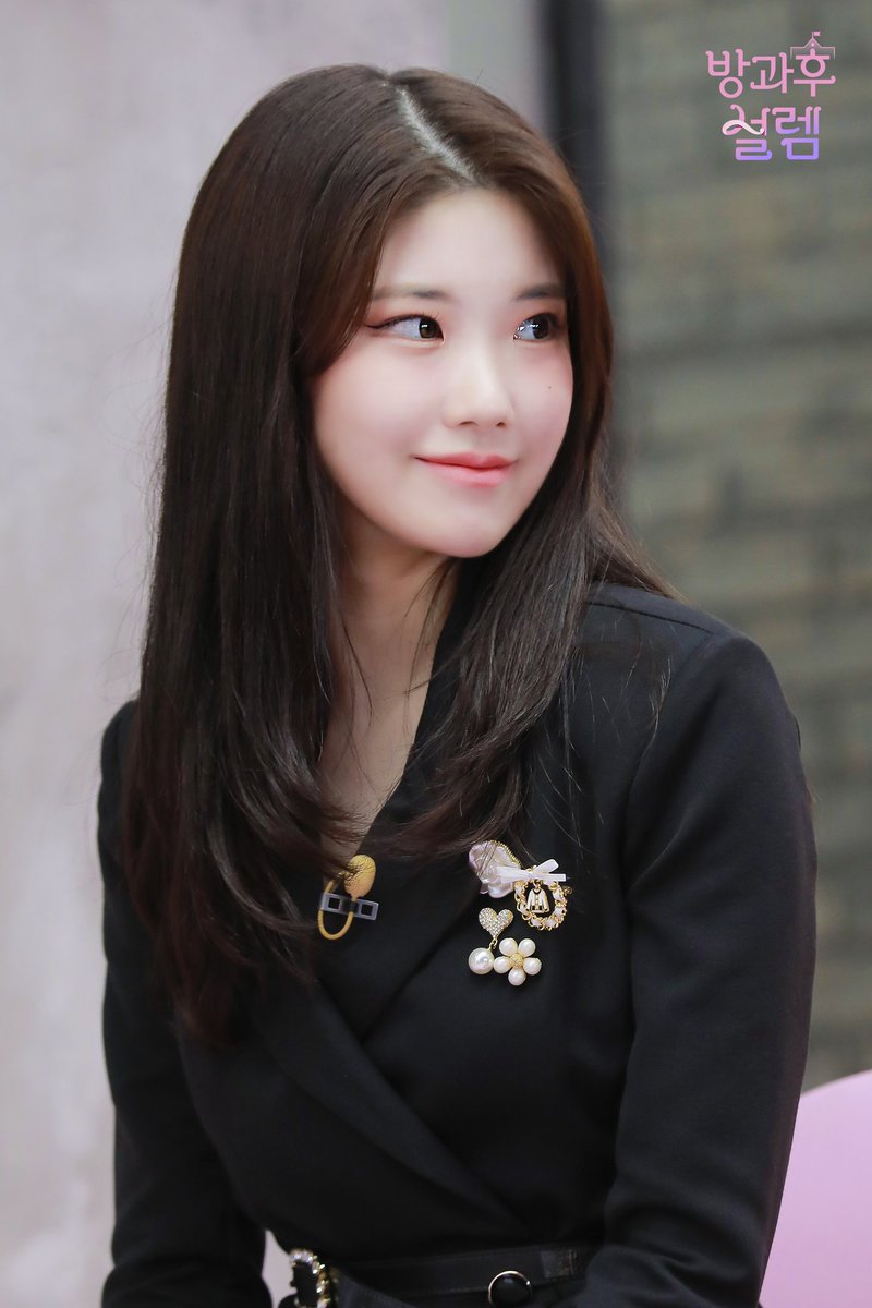 binniebabo's tweet photo. YALL yoon chaewon from mtg is my childhood friend .. https://t.co/ZGltEXhgPW