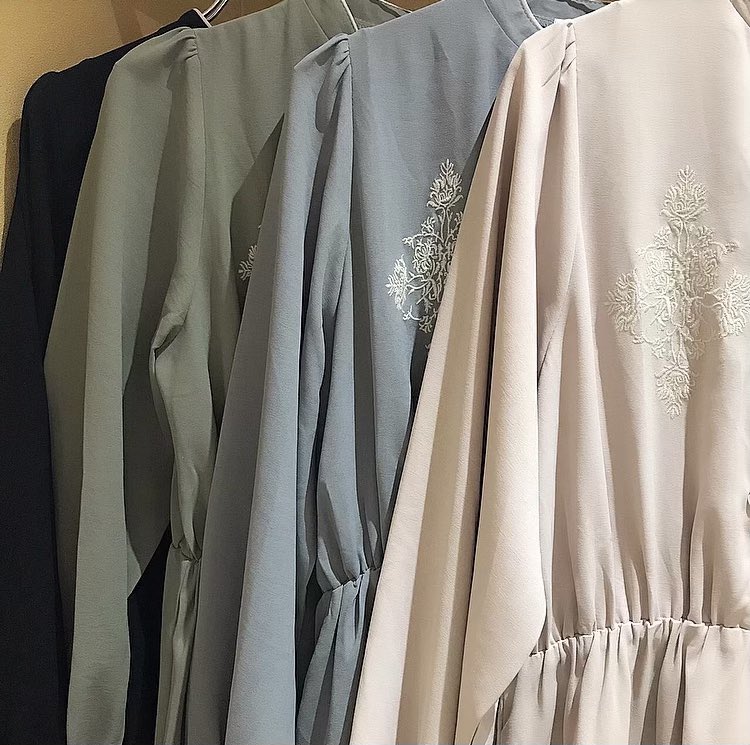 NofallSango's tweet photo. 【sango仙台店】
チャイナワンピース
税込¥3958
ライトベージュ、ライトブルー、ライトカーキ、ブラック
．
．
ライトカーキ着用（staff身長152センチ）
1枚でコーデの主役になっちゃう
大人気のチャイナワンピース！
【商品番号147N36910】

https://t.co/z8f2Ypw0gF https://t.co/rnZcaZbsm3