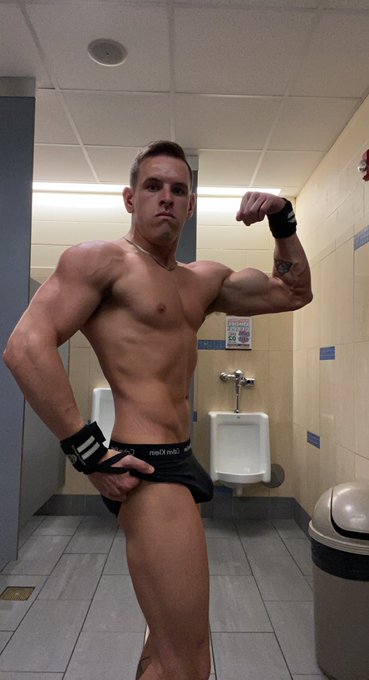 Leg day was a success ✅ https://t.co/blIsRKjJ7c<a href="/tag/nofilterever"class="tags"><span>#nofilterever</span></a>