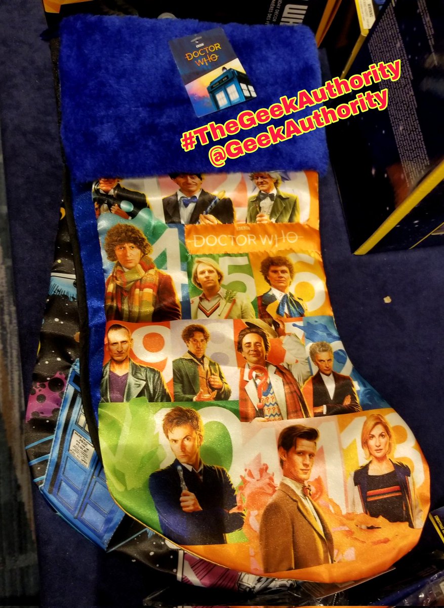 GeekAuthority's tweet photo. Special shootout to one of friends and favorite venders at #GallifreyOne- @MikesToysinCA Great #Collectables, #ActionFigures & #SonicScrewdrivers! #DoctorWho ! Highly recommended by the #TheGeekAuthority @GeekAuthority @MikeShah https://t.co/kyl5dFy1w7