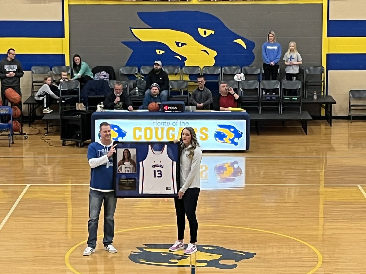 TlhsVball's tweet photo. Congratulations @sydney_jaynes !! Welcome back!! We are proud of you!! #tlhs #butleruwbb https://t.co/8eAg6OhBoT