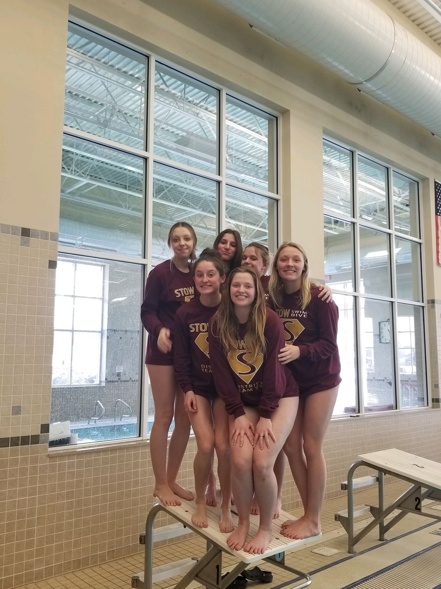 Ladies show the future is bright for Bulldogs swimming🐾

Just missing school records and states but all the PRs and smiles and we couldn't be more proud!