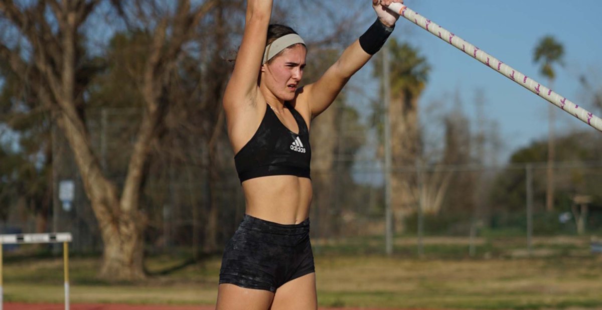 csub_tf_xc's tweet photo. 6 first place finishes highlight @CSUB_Track at the Fresno Pacific Invitational Saturday, including a new outdoor vault record (13'5.75") from Miranda Miller!

Post-meet Release | #GoBako https://t.co/2Iyhs5FGah https://t.co/lQbmFUuRHg