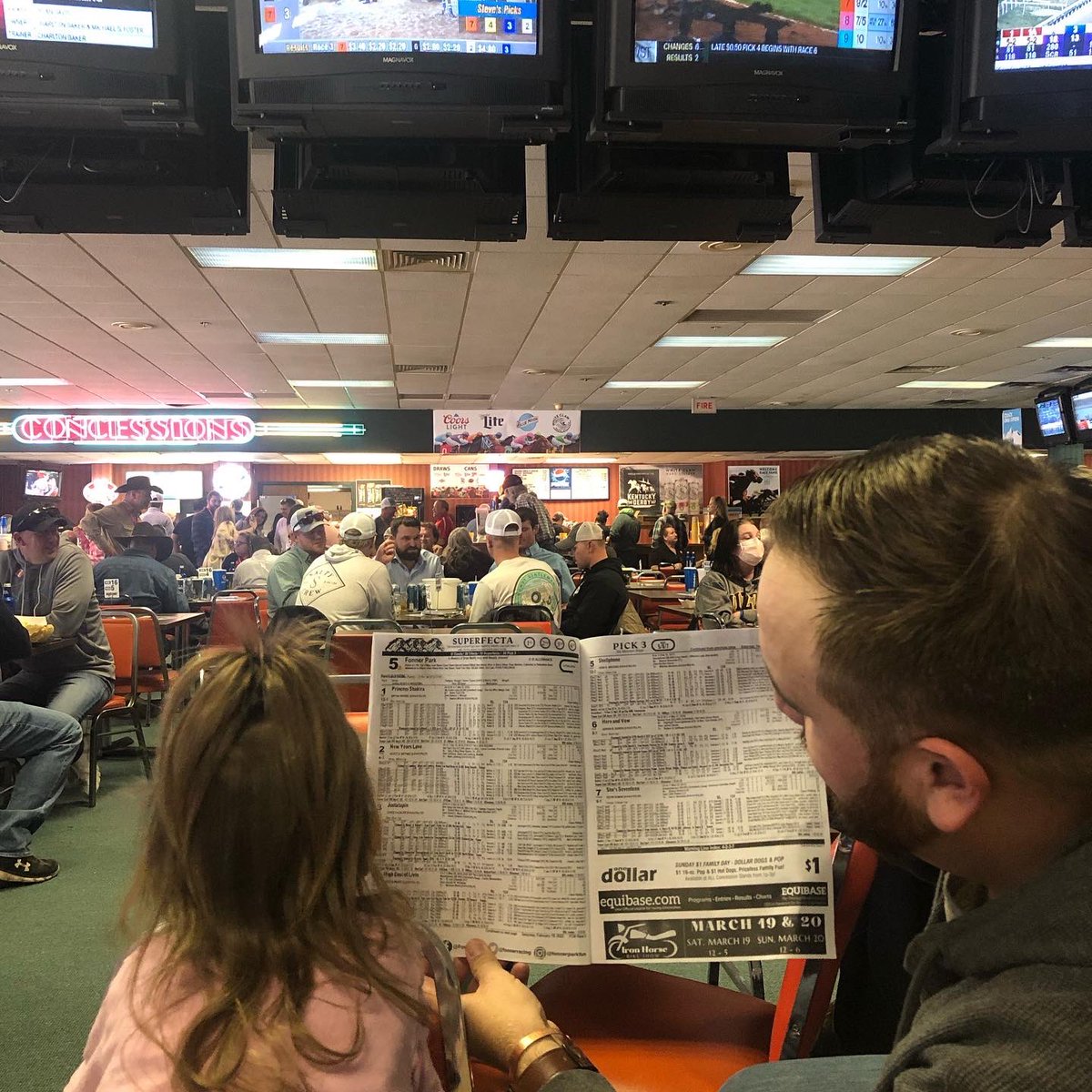 NateMontanez's tweet photo. Taught the kids a thing or two on how to lose money responsibly… #fonner #funatthefon @FonnerRacing @FormWhippinTH @chriskotulak https://t.co/8XwQEb0rP7