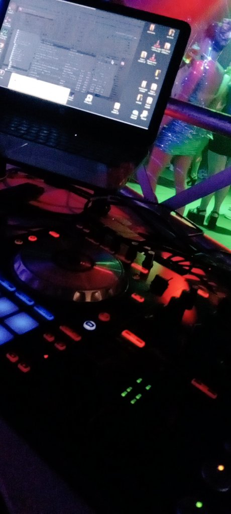 Dj_Manu_Remix's tweet photo. Comenzando una nueva noche https://t.co/IZCtKe7jVf
