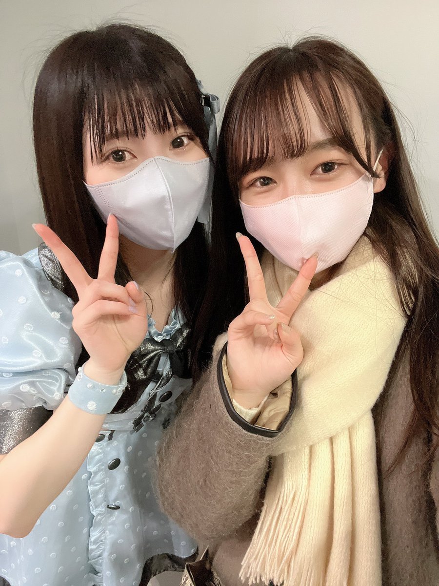 wakana_wgln's tweet photo. 昨日の #ギガギガソニック さんで一緒だった #maimai の #藤宮もな ちゃん❣️

実は高校が一緒だったの〜！
卒業式ぶりに会えて感動した😂

また対バン被れたらいいなー！
次は衣装で写真撮りたい😇💓
#イッツサニー　#石成若菜 https://t.co/UEmrLKsqn0