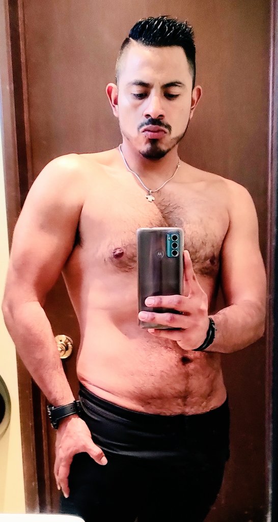 EmmaMir2's tweet photo. @Pao_y_Chuy2 ¿Dónde quieres dármelos? 😘 https://t.co/KAOhk4I1Ds
