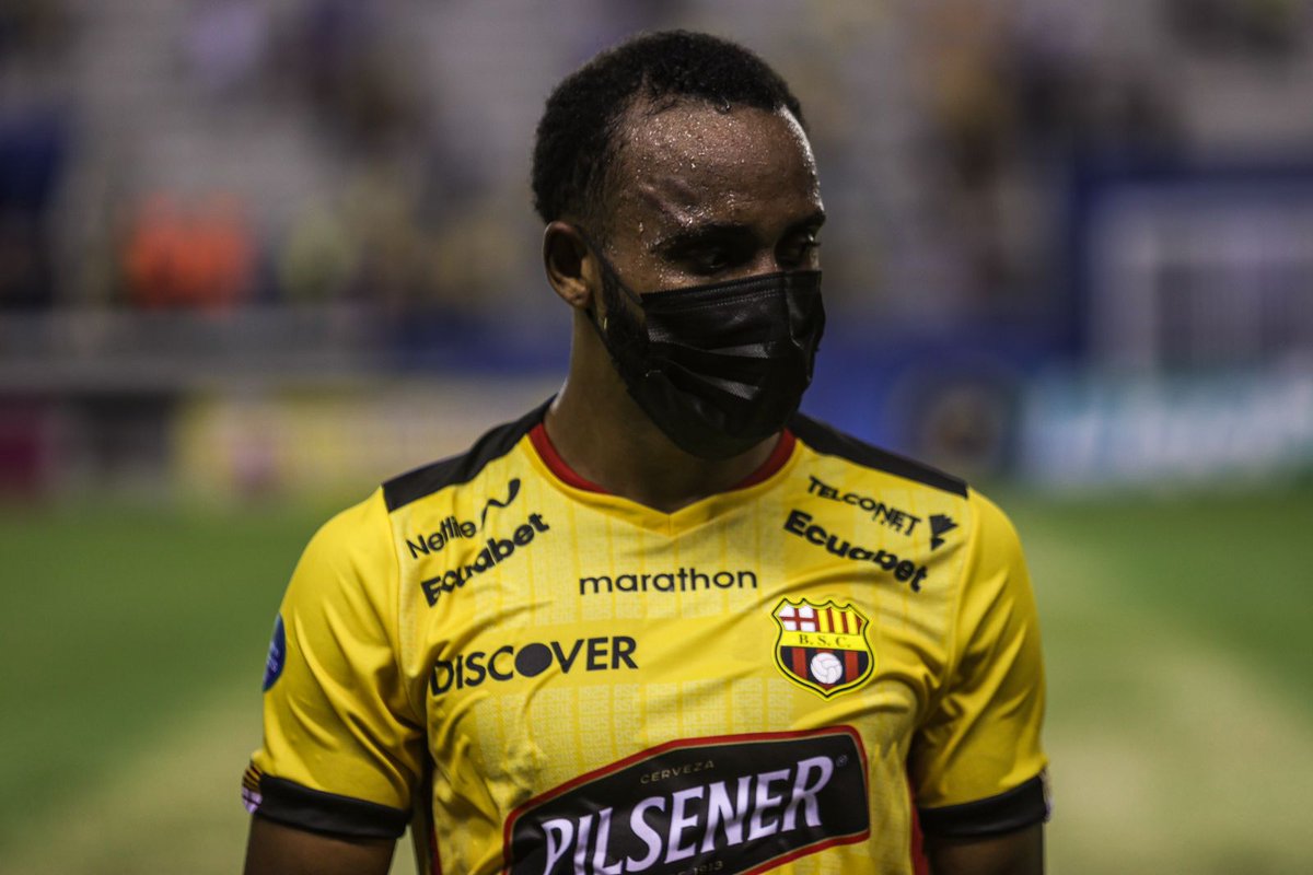 ¡La aduana del mediocampo! Leonai Souza elegido el jugador del partido por <a href="/goltvecu/">GOLTV Ecuador</a> 🥇👏👏👏

#DelfínBSC #VamosÍdolo 🟡⚫️