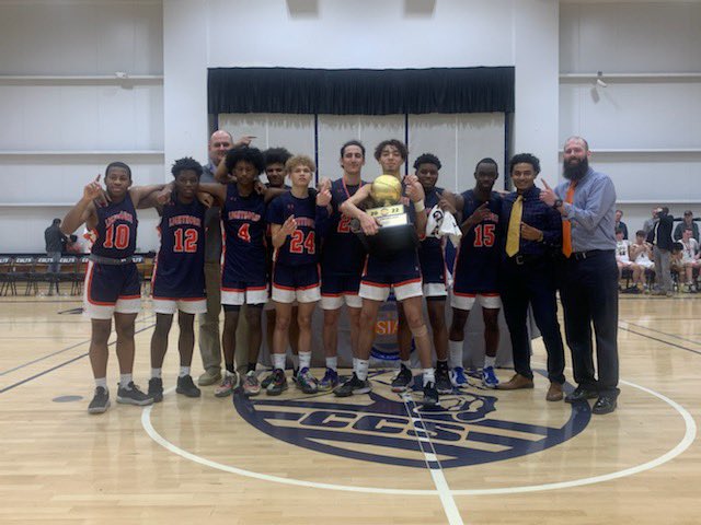 KyleShipleyk's tweet photo. Big congrats to the Lighthouse Christian School boys basketball team for winning the TSIAA State Championship‼️👏 These young men faced much adversity throughout this season &amp; I’m proud of the toughness they’ve shown😤 Thankful and blessed to be able to coach this squad🙏🏻❤️ https://t.co/B2t28pLOBh