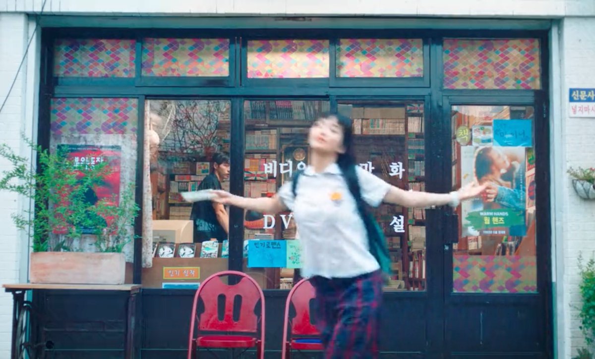 AninGalaxy's tweet photo. Chaotic 18-year-old Na Hee Do is so relatable. I wonder what she will be like once she turned 21. This is the thing I kinda missed. Being expressive without worrying about the world around me. When I entered my 20s, life just humbled me.

#TwentyFiveTwentyOne https://t.co/SwtNLi6AMU