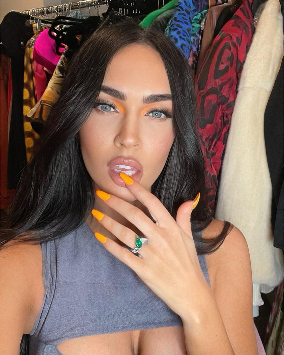 90sTaurusGirl's tweet photo. Megan Fox's engagement ring from MGK π§‘π #stephenwebster https://t.co/FDIXvZNTyZ