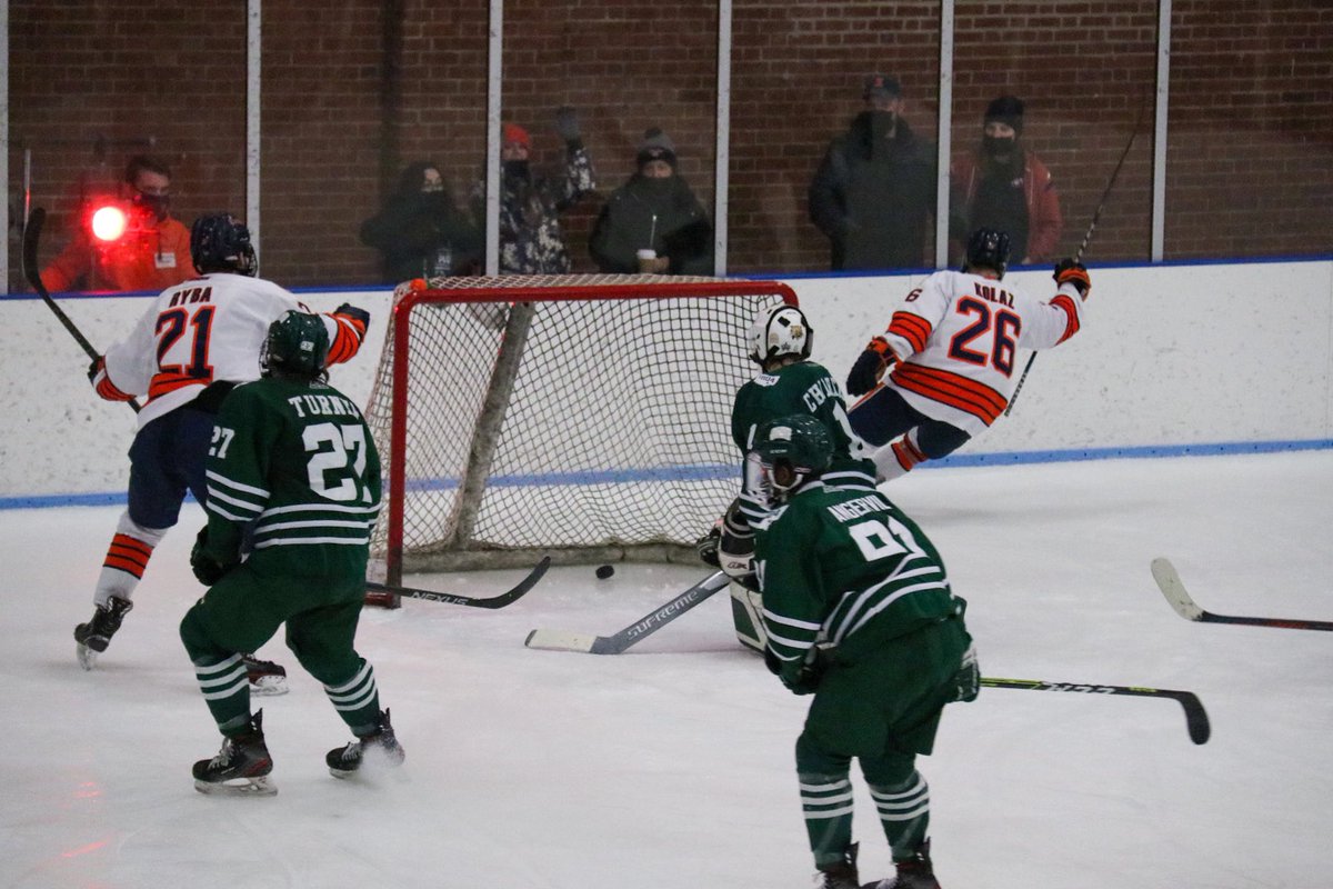 Goal 🚨
#Illinois 6 - <a href="/BobcatsHockey/">Ohio Bobcat Hockey</a> 2
Scored by K. Ryba