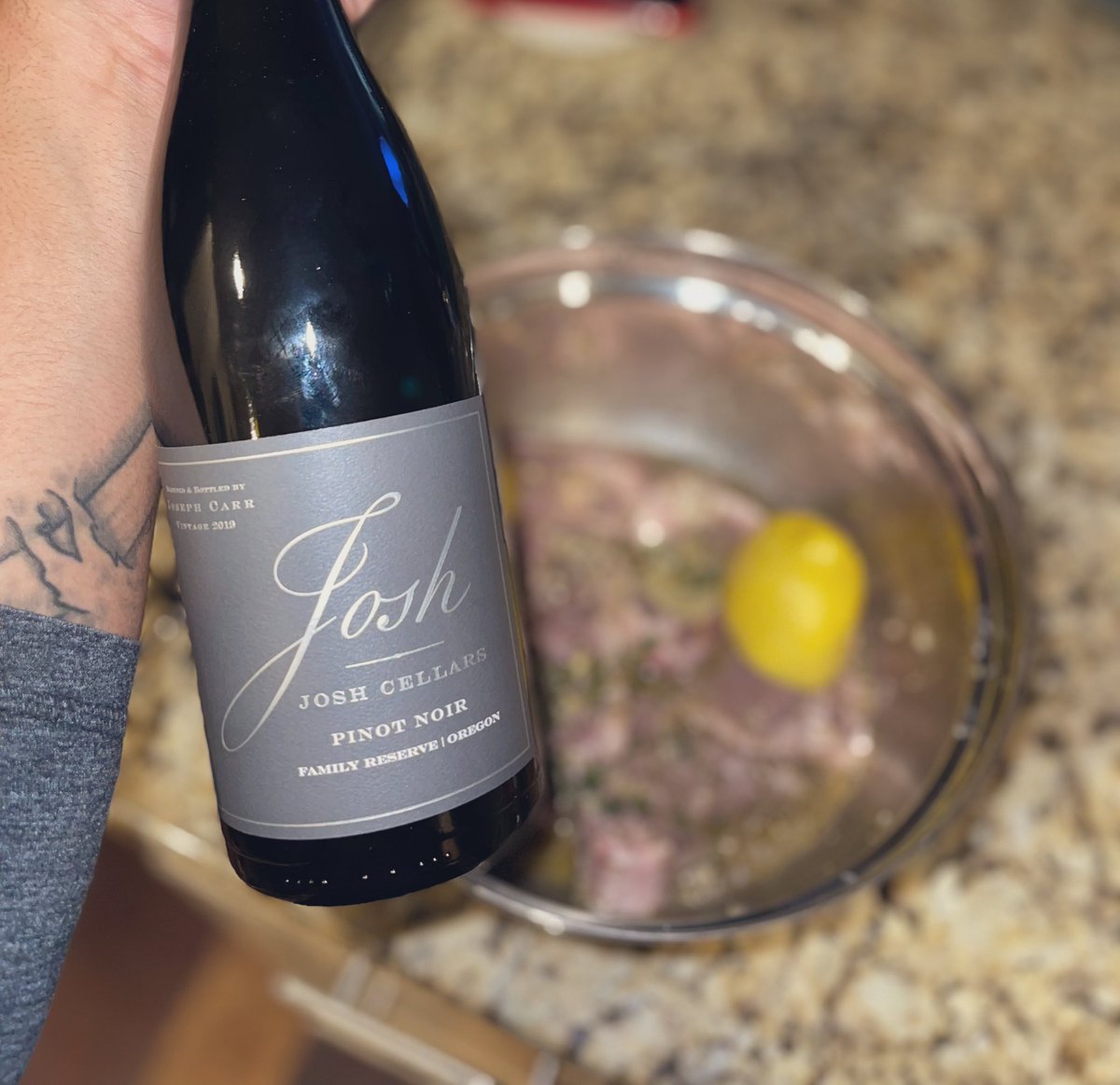 SirSays_'s tweet photo. I donโt know what kind of marinate yโall use for lamb but I know mine is better ๐ญ๐ญ
#SirKitchen
#YvonnesKicthen
#Lamb https://t.co/cf47ouUiQu