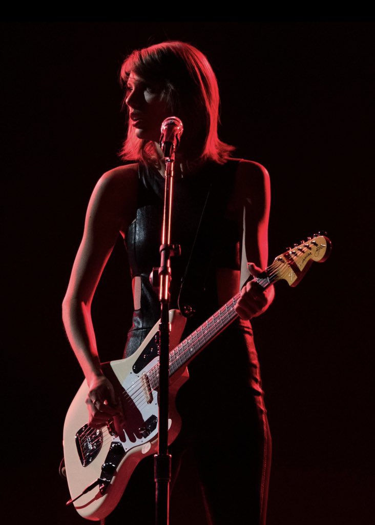 thestorrieofus's tweet photo. rock taylor swift deserves an entire era of her own https://t.co/VHDGJ1QnUY