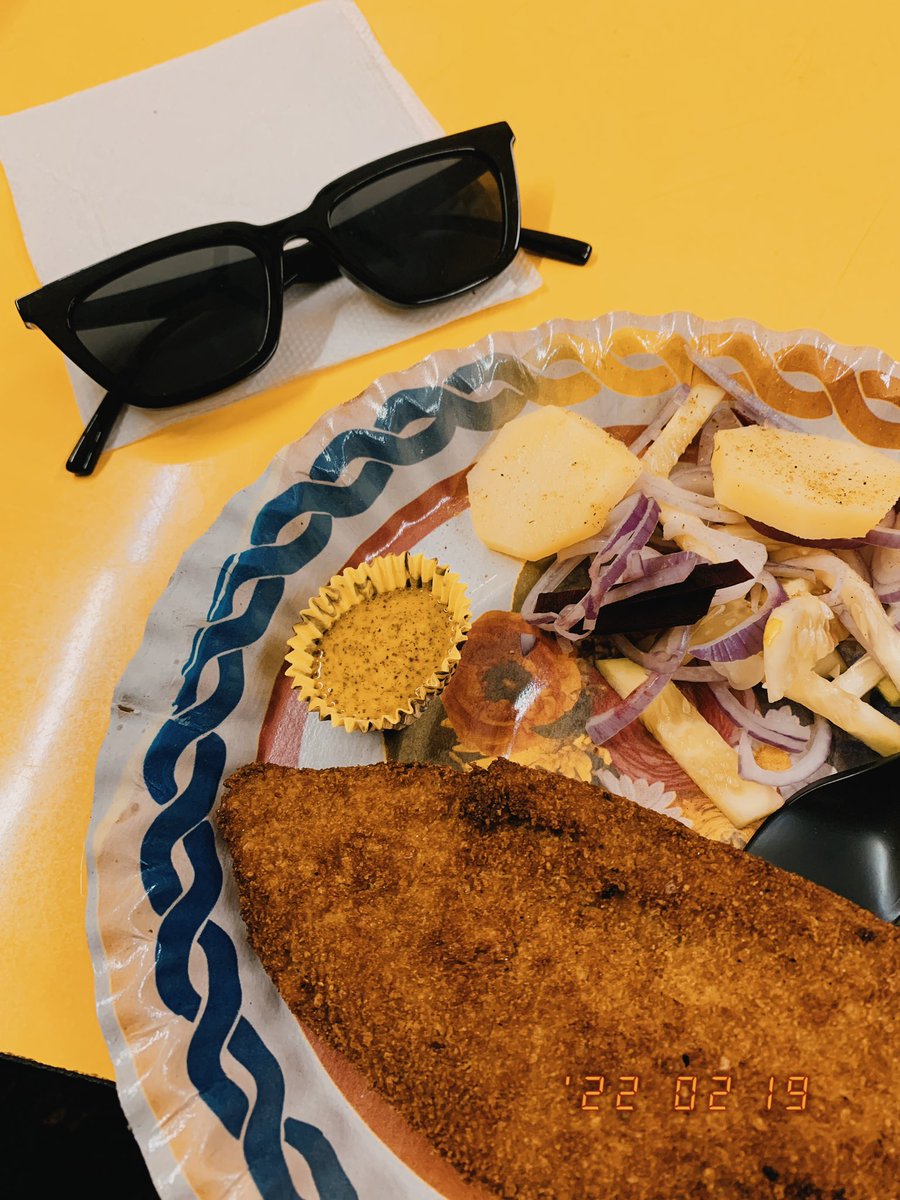 TrikaTriggered's tweet photo. The iconic #MitraCafe of #Kolkata making weekends delish since eternity! In picture, the Diamond Fish Fry. 
#Kolkata #fishfry #cityofjoy #iconicfood #bengali #cuisine #bengalifood #discoverfood https://t.co/XnhDfpyWZ4
