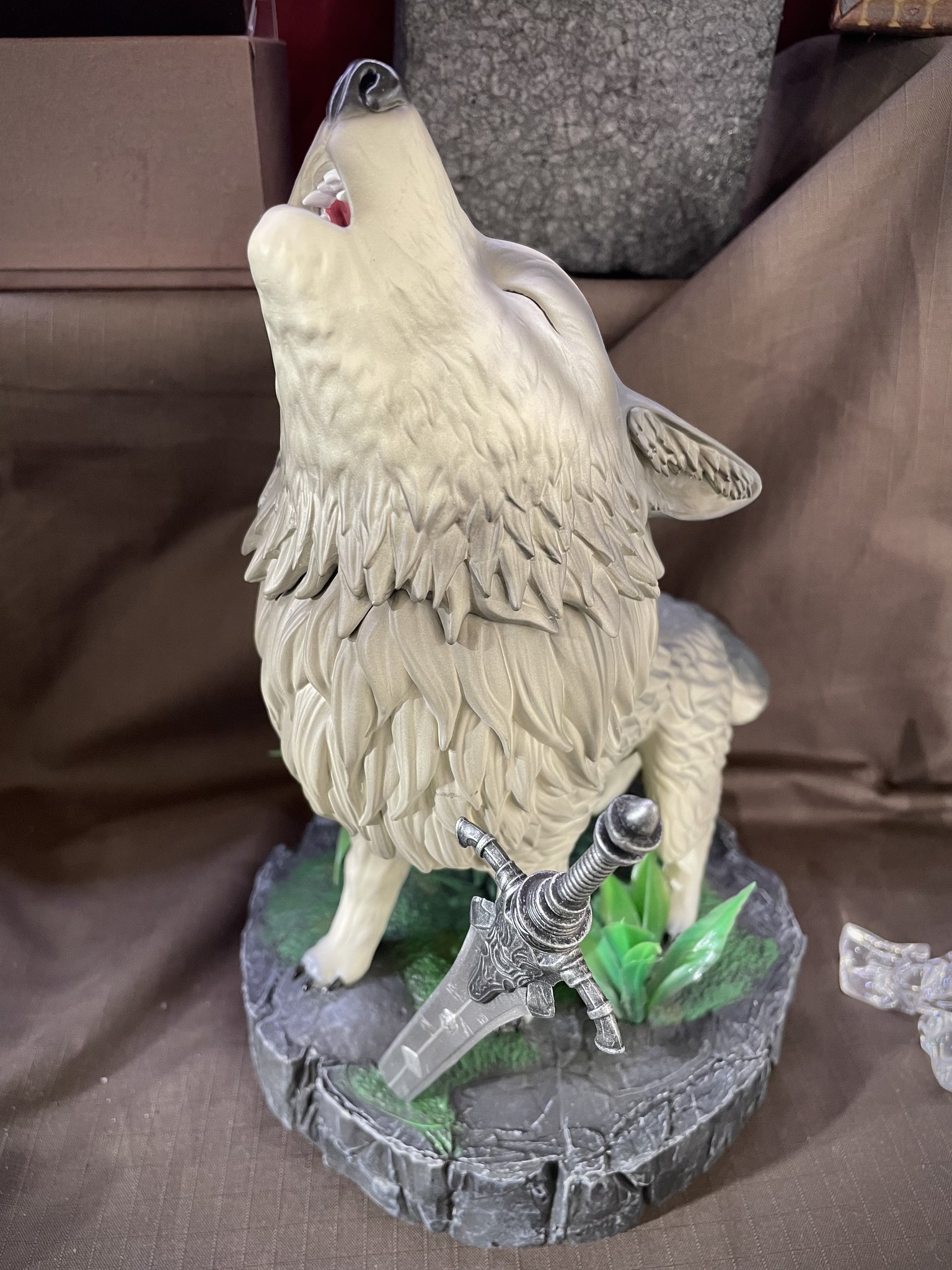 ダークソウル 灰色の大狼シフ SD PVC スタチュー