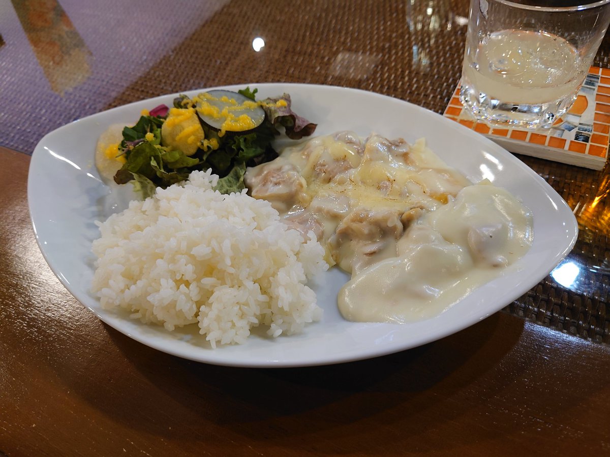 hideboobik's tweet photo. ランチめちゃくちゃ美味しい!
#吉澤里美
#世手子
#Jettys https://t.co/Z74q1rjD27