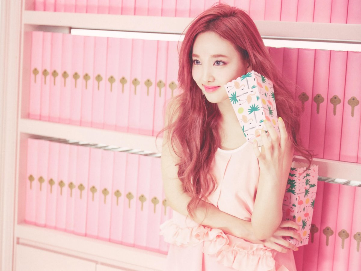 SCAN] TWICE MONOGRAPH SIGNAL Nayeon (page 9, 11) #트와이스