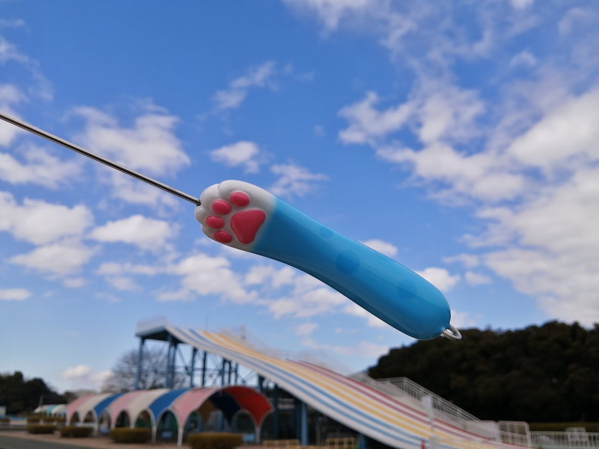 ageoundoukouen's tweet photo. こんばんは。

今年もやります。
なぶら家さんの猫の手リリーサー！

販売は2/26(土)

当日オープン時から10時まで、希望者に受付にて整理券をお渡しします。ご希望の方はチケット購入時に受付へお申し出ください。

抽選は10時開始の予定です。
※当日の釣り場入場者が対象です。

#さいたま水上公園 https://t.co/bnMBUyXJak