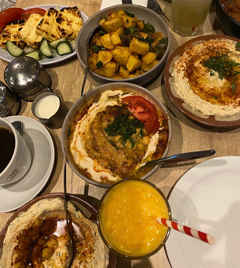 travel2pal's tweet photo. Palestinian brunch, perfect for Sunday mornings… moussaka🍆 halloumi🧀 hummus, fresh orange🍊and Batata harra.
#moussaka #batataharra #halloumi #hummus #freshorange #Palestine #Palestinian #brunch #olives🍈 https://t.co/b5Sa3CNqFT