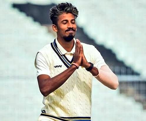 Flicks_it's tweet photo. BROTHERS OF DESTRUCTION
#RanjiTrophy
#BenvsBar
Ishan Porel Abhishek Porel
14.0-40-4 21(19)
19.0-70-3 53*(70) https://t.co/shIVuW86df