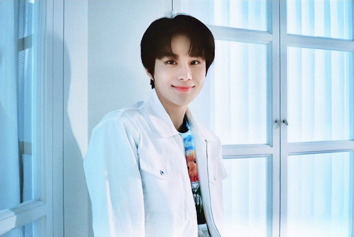 ᴡʜᴀᴛᴇᴠᴇʀ tweet media