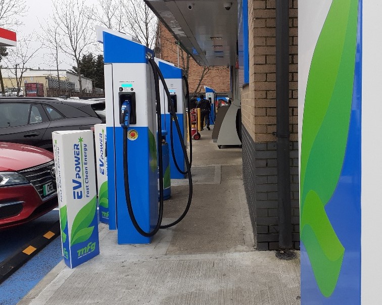 mpsbushhill's tweet photo. Yesterday two more people were issued with a COMMUNITY PROTECTION NOTICES (WARNING) for persistent begging by the ESSO PETROL STATION (A10), this could lead to fines should they are found at the location. #BushHill #MPSEnfield TB https://t.co/DmrIvFWHdW