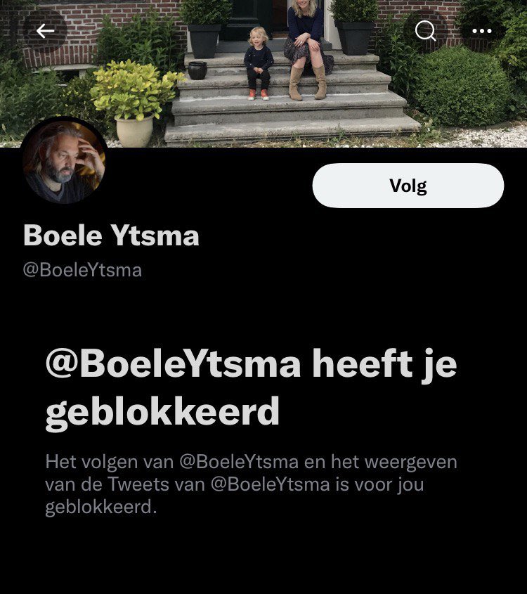 SariWester's tweet photo. Geef ze wat waarheid en je wordt meteen geblokkeerd.
Natuurlijk hoort Boeleke ook bij de club.
#Bricks
#HandToChin
#LookUp
#Blokerdeblokblok π€‘π€‘π€‘ https://t.co/vhxwkZoRAO