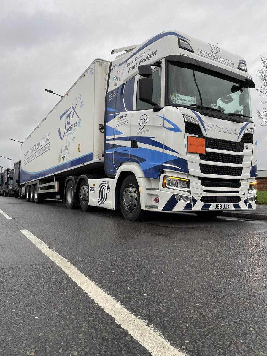 sidpickin81's tweet image. Sunday truckin to 🇩🇪 @JJXLogistics @AllThingTrucks @ScaniaUK #tempcontrol #princeofpensnett #j88jjx