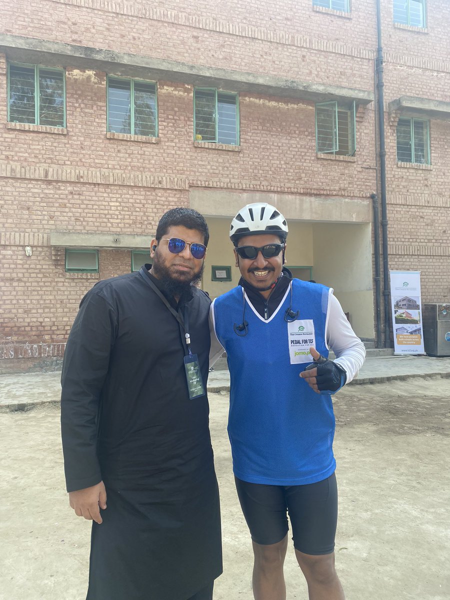 ubbermensch's tweet photo. With my youngest Role model @CasualRao #CPGP #PedalforChange #TCF Volunteers Ride for Education @TCFBaghbaan @TCFBaghban @TCFPak https://t.co/pHK5l70KXc