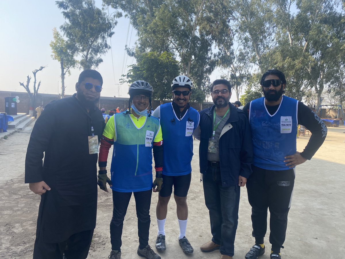 ubbermensch's tweet photo. With my youngest Role model @CasualRao #CPGP #PedalforChange #TCF Volunteers Ride for Education @TCFBaghbaan @TCFBaghban @TCFPak https://t.co/pHK5l70KXc