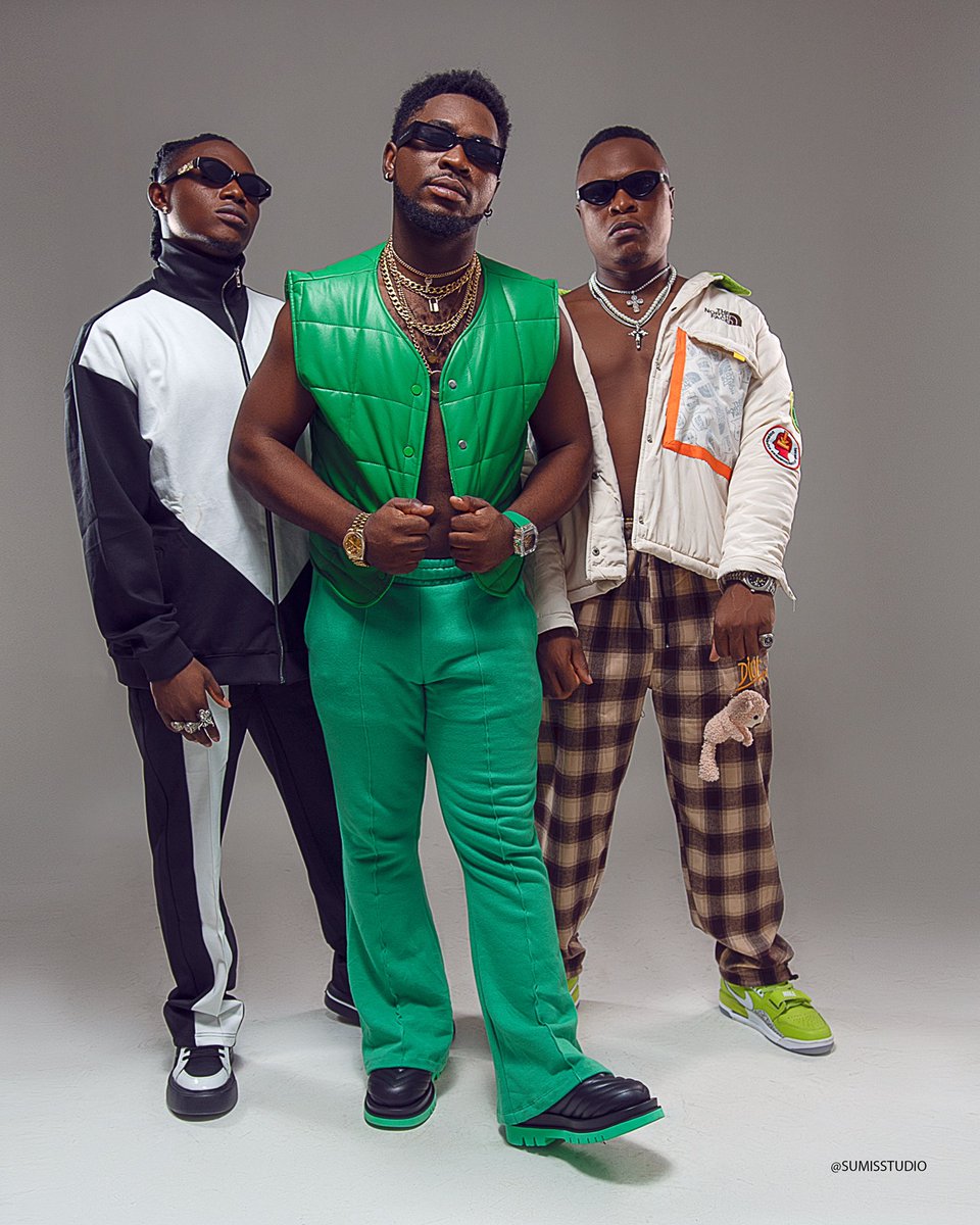 TorchCityMusic's tweet photo. Happy Sunday to y’all fam. 
Few days to the official release of Sense pass king EP by @torchcitymusic on all online streaming platforms. 
Get an exclusive at @enowdigital now. 👇🏽

https://t.co/ZPWdCpGvIb

thank you all for being so supportive🙏🏻 #TCT
Dressed by @official_phanuel https://t.co/HAgqNf1QG2