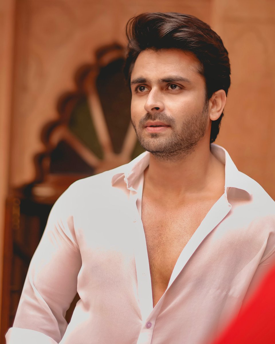 QalbProductions's tweet photo. Waiting for 22nd Feb be like….

#celebratelove❤️ with #rabnemilayidhadkan on 22nd Feb 2022 https://t.co/q8DJ4qx1Qh