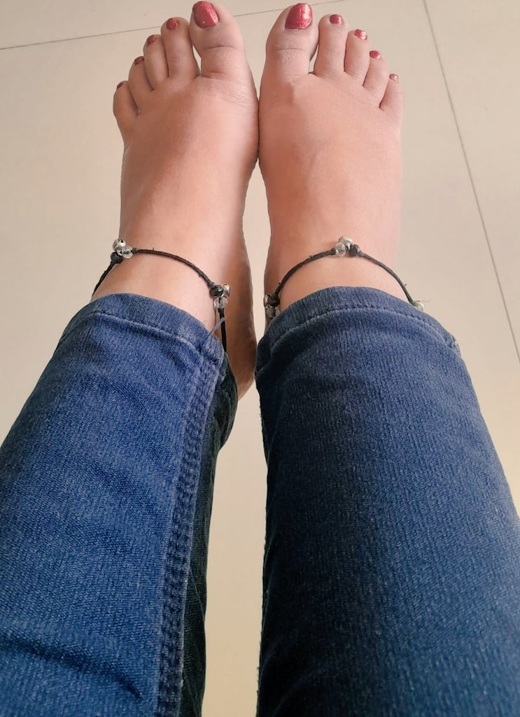 mistress_aarna's tweet photo. @mistresspromot @ffw_page @RT4doms @BetaPromo @rt_feet @rt_feets @rtfindom 
Delhi session available
Online also
#findomking #feetworshi̇p #spitslave #femdomvampires #feettribute #cashtity #ballbustingkick #bootlick https://t.co/Lk411AWZw3