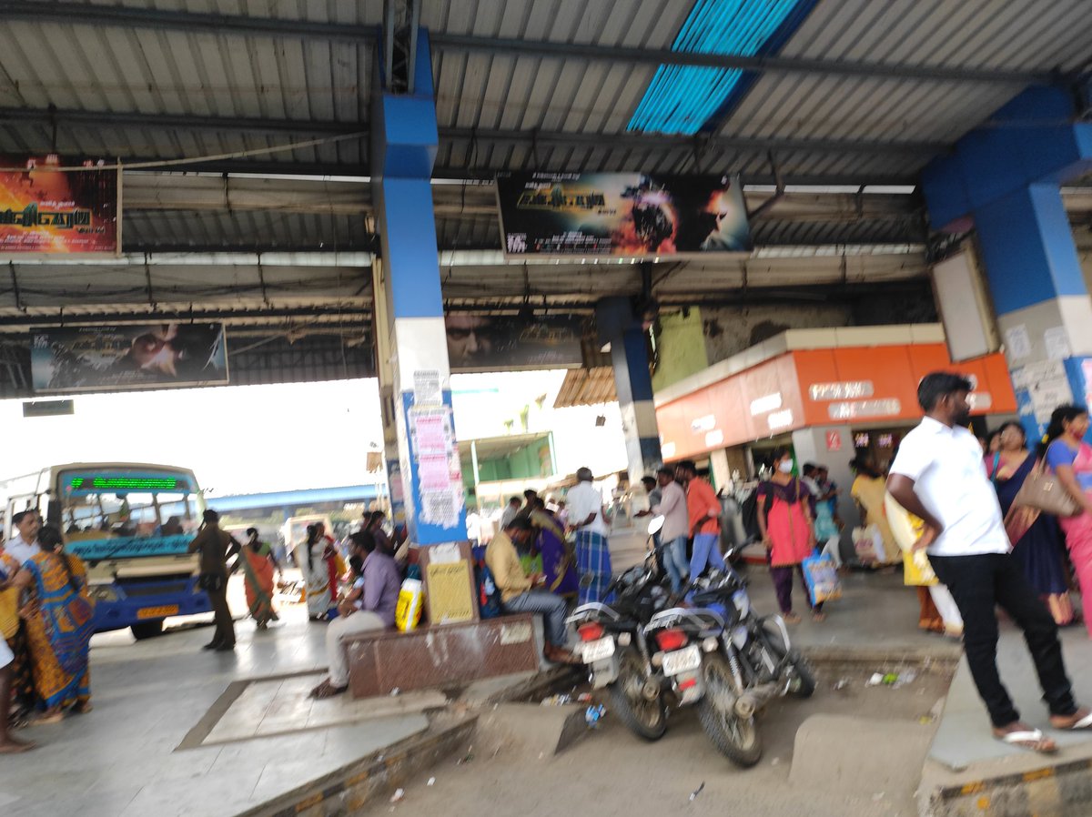 venkatesh939420's tweet photo. #Valimai posters 💥💥
Location:Trichy central bus stand
#Valimai4DaysToGo #AjithKumar #ValimaiFDFS https://t.co/ma6n8WlU1e