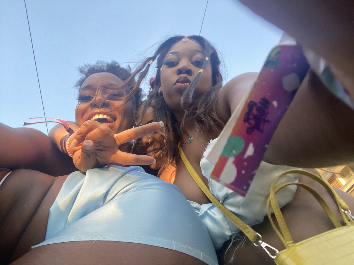 BadGalNiny's tweet photo. Carnaval entre cousines ♥️  INCROYABLE @tyssa_971 @cookiie__m @Laurymarose @indraah6971 https://t.co/LmbKHVZJo0