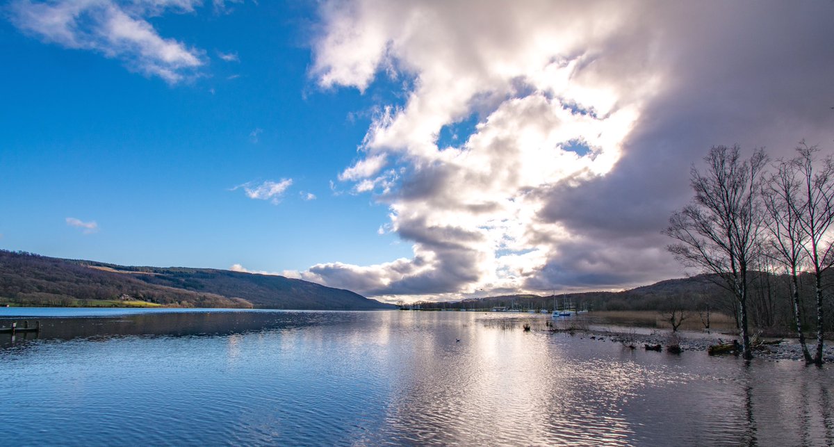 Between storms, yesterday we got some beautiful sunshine and colour in Coniston. It seemed like the first time in ages. Back to wind and rain for today 😊 <a href="/FeatureCumbria/">@featurecumbria</a> <a href="/Cumbria_Lakes/">Discover Cumbria</a> <a href="/RuskinsFriends/">Brantwood</a> @RuskinsGardens