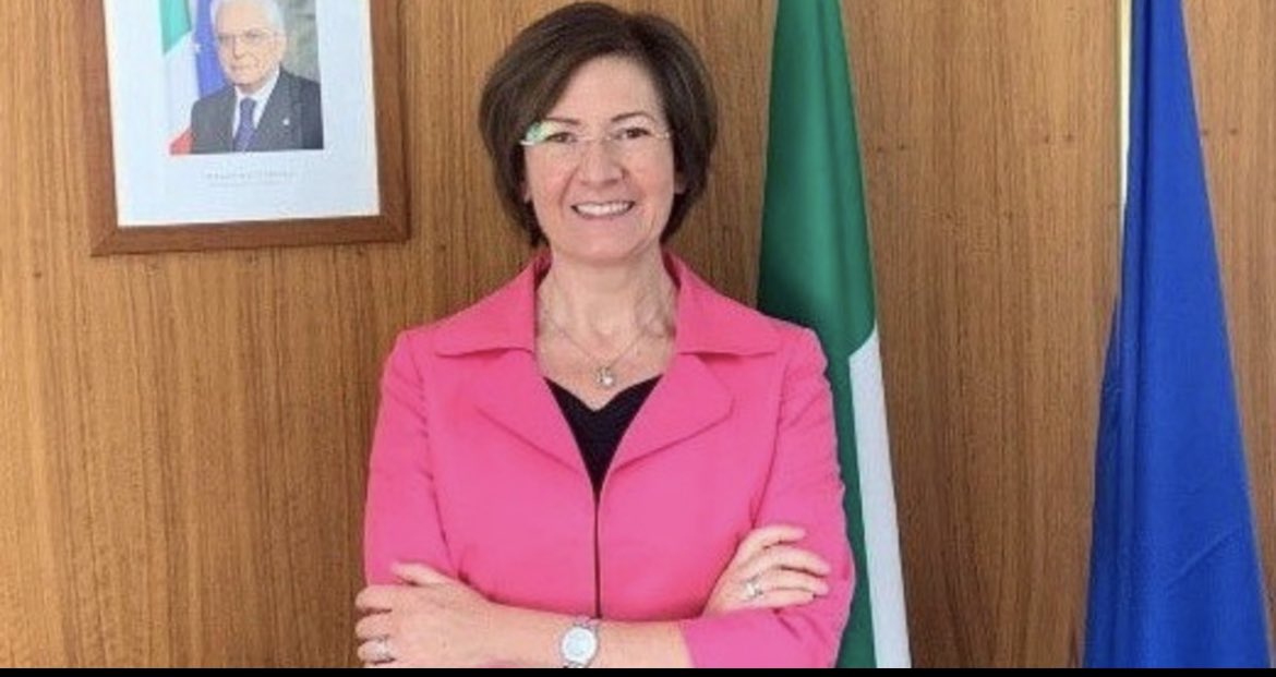 🖤 Piangiamo la prematura scomparsa dell’Ambasciatrice Francesca Tardioli, persona squisita, modello professionale e promotrice dei diritti umani. Ci uniamo al dolore della famiglia.