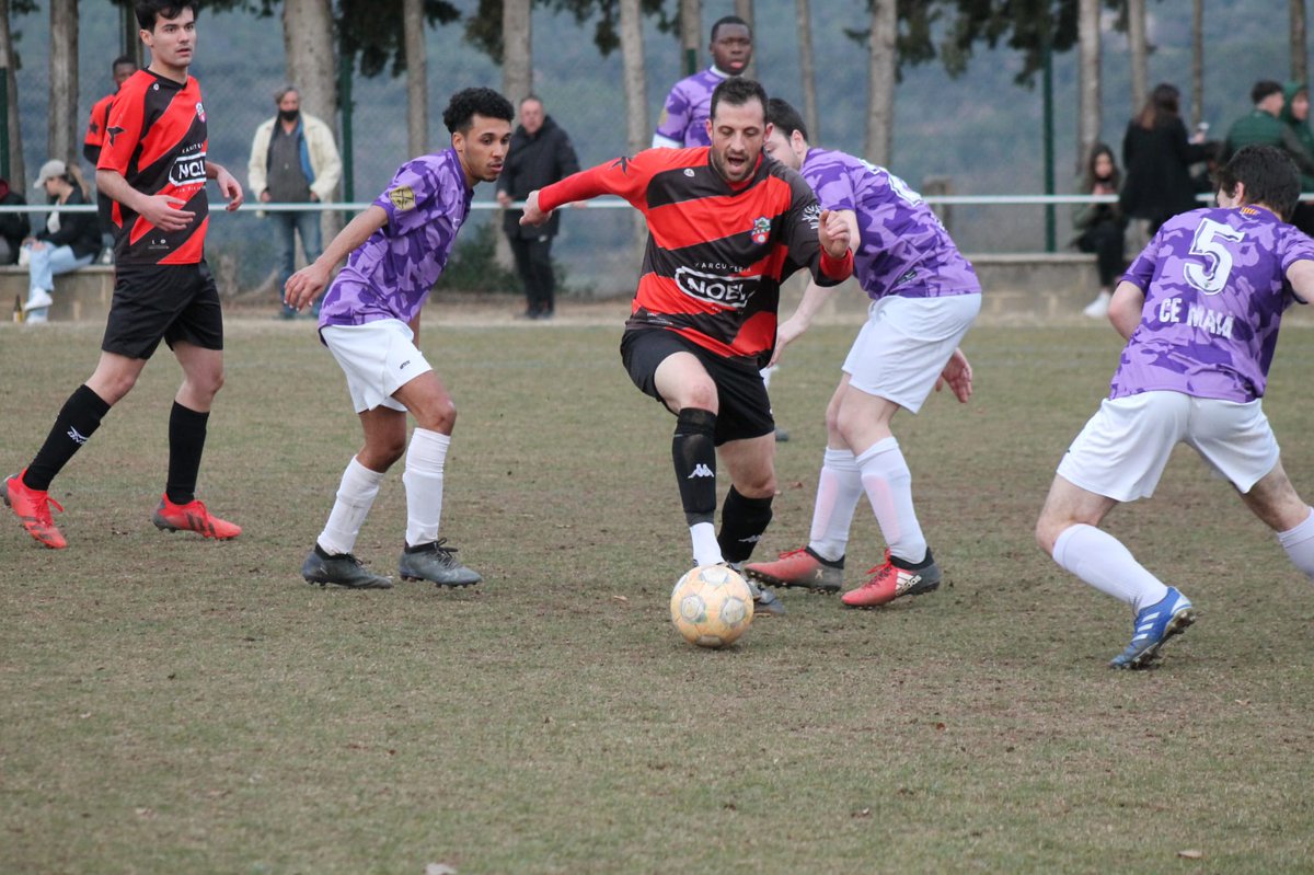 PEMontagut's tweet photo. ⚽DIA DE PARTIT! ⚽

Aquesta tarda partidàs al Municipal, ens visita el @JoanetesCF!

❗🕒Compte, jugem a les 17.00H!

#SomTossuts #SócDelPEM https://t.co/0YTwflM7Jk