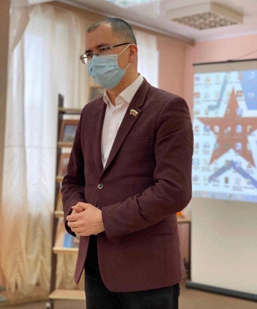 DosugaNo30's tweet photo. Сегодня состоялось совместное с ДШИ 6 и Окружной народной думой мероприятие под председательством депутата Городской Думы Седова Д.К.и с участием представителей ТОС. 
Сотрудники провели для жителей района обзор книжной выставки "Эхо афганской войны"
#ЦБС #ДеньЗащитникаОтечества https://t.co/bFBHGgpxj8