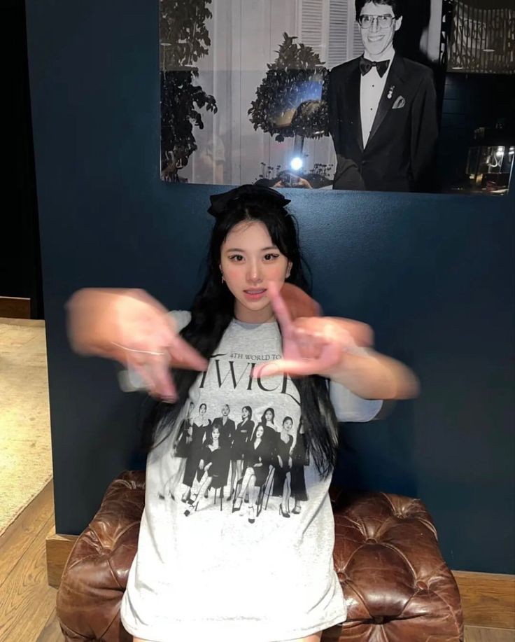 ㅤㅤㅤ 

                        leulla kaizen.
              new acc but not new to rp
              like / rt to be mutuals.

ㅤㅤㅤ ㅤㅤㅤ ㅤㅤㅤ