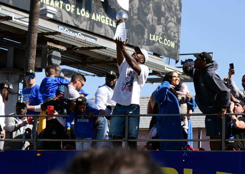 RichTPar's tweet photo. Added a new gallery on my website that contains more photos I took at last Wednesday's #RamsParade!
https://t.co/PM1Z9kRx3S
#RamsHouse #SuperBowl https://t.co/L4BN6xaVRY